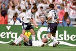 EURO 1996 PAUL GAZZA GASCOIGNE DENTIST CHAIR QUALITY PHOTO PRINT ENGLAND