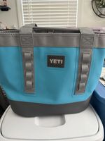 YETI Polyester Soft-Sided Cooler Tote Bag Blue/Gray 1-4 Bottle Passive