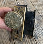 VICTORIAN DOOR KNOBS LOCK SET DECORATIVE BRASS PASSAGE DOOR HARDWARE COLLECTIBLE