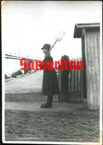 I11/16 WW2 ORIGINAL PHOTO OF GERMAN WEHRMACHT RAD SOLDIER