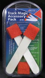 Deluxe Materials AC18 Track Magic Accessory Pack, 3 X Swabs & 1 X Sponge