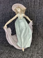 Lladró May Dance 5662 José Puche Porcelain Figurine 1989/1990
