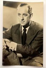 ALEC GUINNESS (The Bridge on the River Kwai)Genuine Handsigned Photograph 5.5x3.