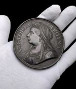 1897 Queen Victoria Diamond Jubilee St Peter Eaton Sq. Bronzed Pewter 281g 80mm