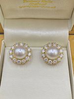 18ct Gold Pearl & Diamond Halo Stud Earrings 24 Diamonds Approx 0.72ct