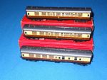 3 HORNBY DUBLO BR/WR CHOCOLATE/CREAM BOXED COACHES. HORNBY COUPLINGS. PRESTINE