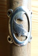 WALKING STICK BADGE LUCKY CARP, FISH DESIGN PLATED 3 cm HIGH