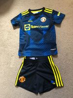 Boys official Adidas MANCHESTER UNITED Man Utd kit  age 12-18 months (1-2 years)