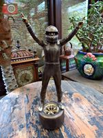 F1 FORMULA 1 RACING SCULPTURE Winning Driver. Stunning Figure. Brass/Bronze 39cm