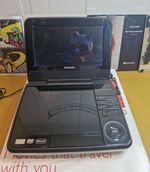 Philips PET741D 7in LCD Portable DVD Player DivX Region 2 Black/White