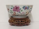 18th Century Qing Qianlong Chinese Export Porcelain Bowl Famille Rose Floral