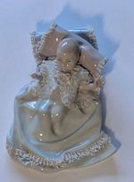 Retired Lladró Porcelain Figurine – #5619 "Ruffles and Lace" (Niño de Pañales)
