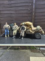 RC 1.6 SCALE 4X4 ROCK CRAWLER JEEP  PLUS 5 ACTION MEN