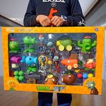 HOT Plants Vs.Zombies Kits Peashooter Bucket Zombie Action Figures Toys Box kid 