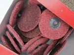 Roloc Discs 25 x  75mm Med Scotchbrite Red or use on welds cleaning rust sanding