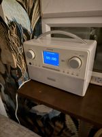 Roberts 93i digital radio  with remote control.  White model