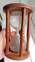 RARE GENUINE 19TH CENTURY VICTORIAN HAND MADE TREEN HOUR SAND GLASS