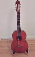 Yamaha C40 4/4 Right-Handed Classical Guitar, 6-String, Stand, Brown