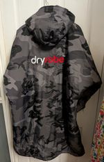 dryrobe V3 Grey Camo/Black Fleece Lining Long Sleeve Good! Size SMALL