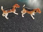2 x CERAMIC BEAGLE FIGURINES approx 6" in length