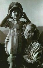 WW2 Picture Photo Girl With Eva Braun 3351
