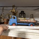 Vintage Die Cast Truck , Bricklaying , Retro . English