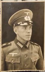 Item Description: WW2 German Wehrmacht Heer Infantry Portrait