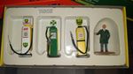 Corgi BP Petrol Pump & Attendant Set  31905