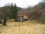 Plot next to the river with small villa near Sofia