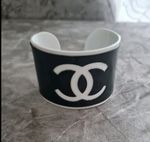 Black And White Women Bangle Cuff  One Size Preloved Timeless