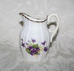 PRETTY VINTAGE VIOLETS SCALLOPED GILDED CREAMER JUG
