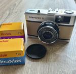 Olympus Trip 35 35mm Film Camera Silver with Lens Cap + Kodak Film x2