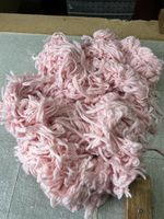 100% Merino Wool Rovings In Light Pink. Large 1000 Gram Bundle (35 Ounces)