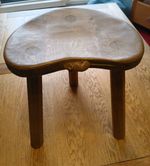ROBERT MOUSEMAN THOMPSON STOOL WITH SIGNATURE CARVED MOUSE GREAT CONDITION 
