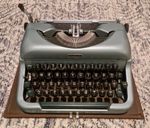 Vintage 1950s Imperial Good Companion 4 Typewriter - Classic British Engineering