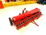BRITAINS 1:32.FARM.SEED DRILL.MASSEY FERGUSON DOUBLE SEED DRILL. TRACTOR DRAWN