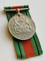 GENUINE WW2 DEFENCE MEDAL, FULL SIZE + RIBBON, 1939-45 ORIGINAL WORLD WAR 2 II