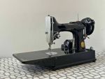Singer 221K Featherweight Sewing Machine 1952 British Made, Working with Case