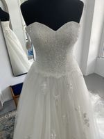 NWT Princess Wedding Dress Size 6-10 Ivory with Beaded Bodice and Train