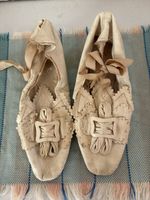 1860s-70s White Kid Leather Bone Buckle Scalloped Sheared Trim Wedding Shoes vtg