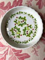 Portmeirion Pottery Round Ceramic Pie Dish. 9 inches wide. 1 inch deep