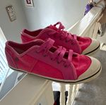 UGG Pink & White Low Top Lace-Up Trainers Sneakers UK 2 Teens Casual Solid