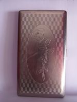 Ladies Card Case Silver in colour with lovley Etched Flower to the Front.