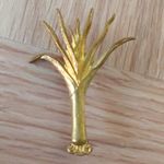 Original WW1 / WW2 Welsh Guards Brass Cap Badge - Intact Twin Rear Lugs
