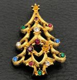 Vintage Monet Brooch Christmas Tree Multicolor Rhinestone Textured Gold Tone Pin
