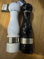Cole & Mason Ardingly Salt and Pepper Mill Gloss White and Black Brand New 220mm