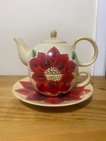 whittard of Chelsea handpainted teapot for one poinsetta