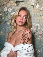 SYDNEY SWEENEY AUTOGRAPHED SIGNED 8x10" PHOTO