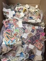 10 Kg Of Worldwide Off Paper Kiloware - Early To Modern 