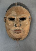 LARGE HEAVY OLD WEST AFRICAN TRIBAL ART CARVED WOODEN NIGERIAN IBIBIO FACE MASK